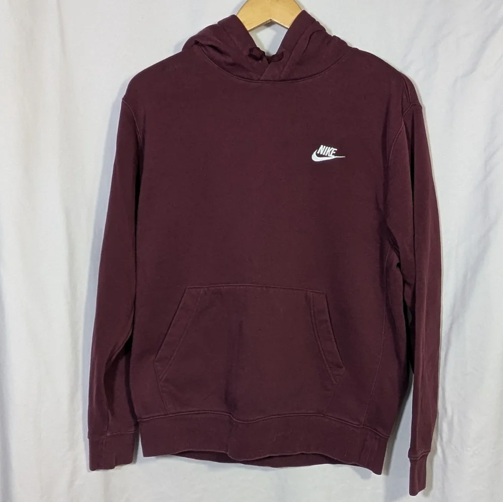 Nike men classic